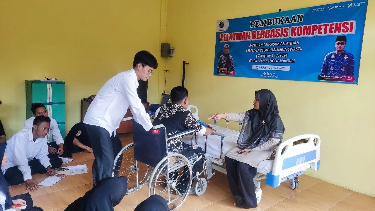 Caregiver practical session with a wheelchair