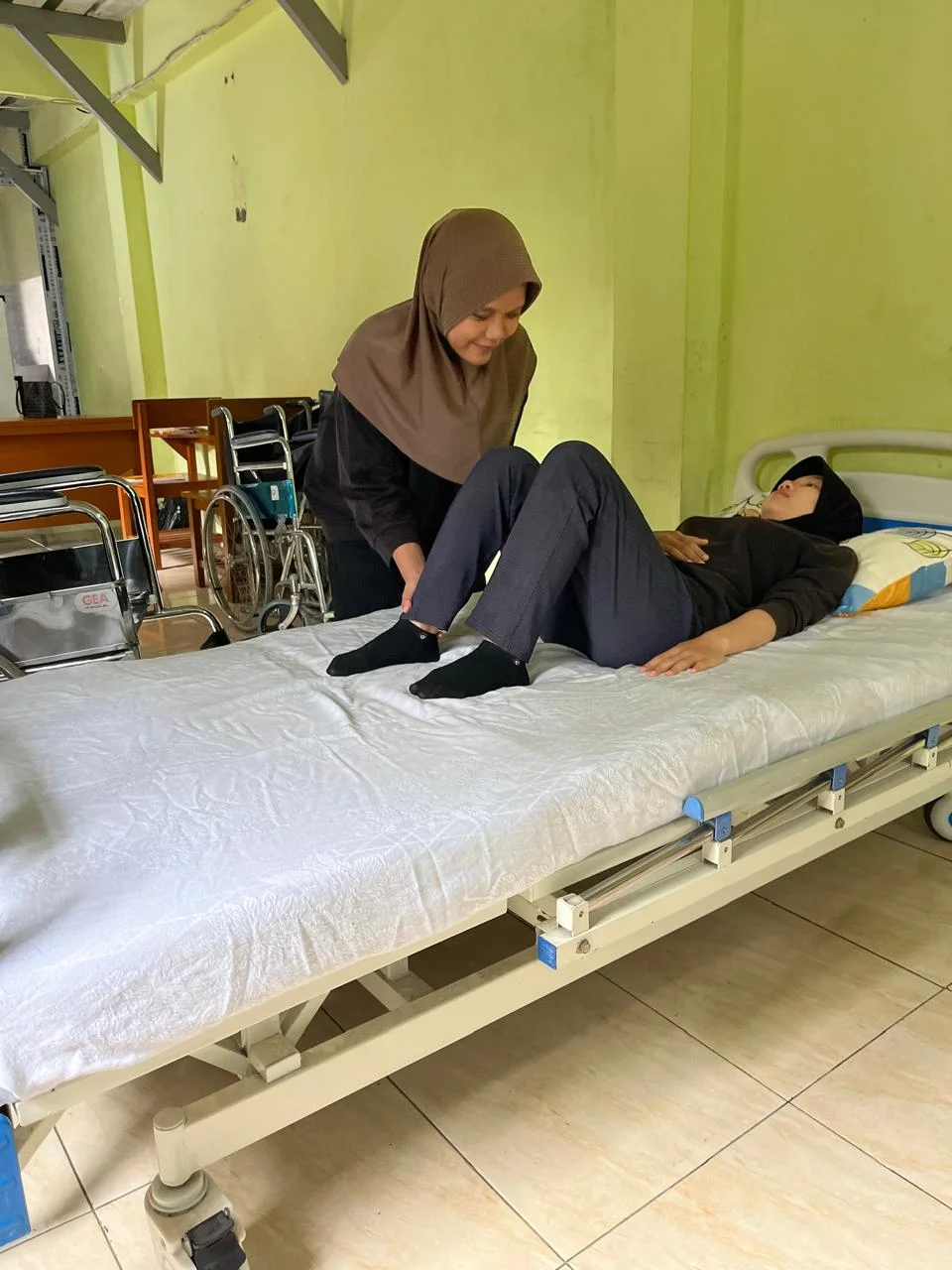 Caregiver practice in progress